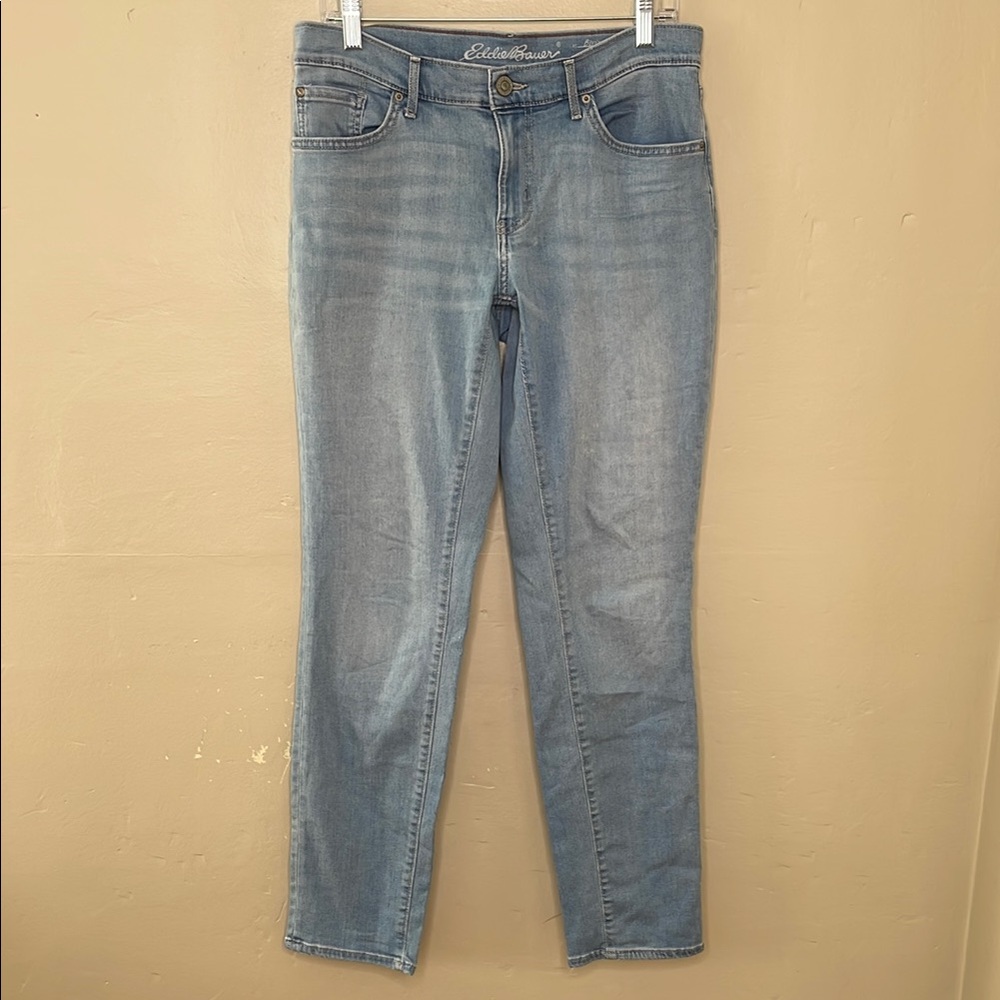 EDDIE BAUER Boyfriend Jeans Slim Leg Light Wash 5 Pocket Comfortable 10